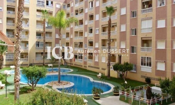 Resale - Apartment / flat -
Torrevieja - Centro