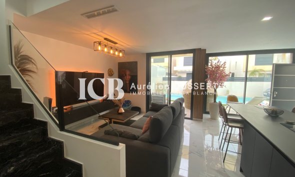 Resale - Villa -
Los Montesinos - La Herrada