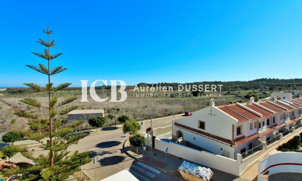 Resale - Townhouse -
San Miguel de Salinas