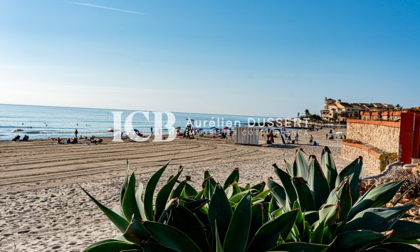 Reventa - Adosado -
Orihuela Costa - La Zenia