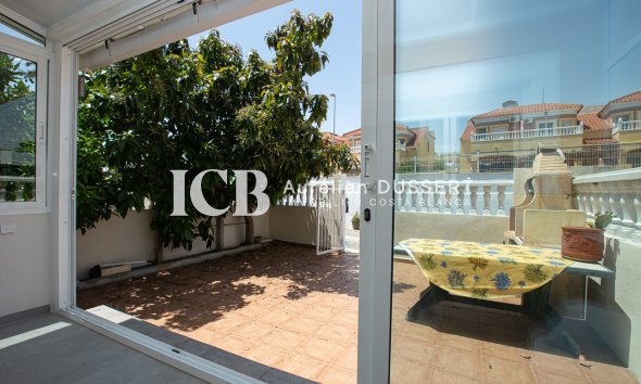 Revente - Maison mitoyenne -
Orihuela Costa - La Zenia