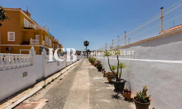Revente - Maison mitoyenne -
Orihuela Costa - La Zenia