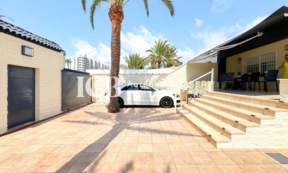 Revente - Maison individuelle -
Punta Prima - Torrevieja