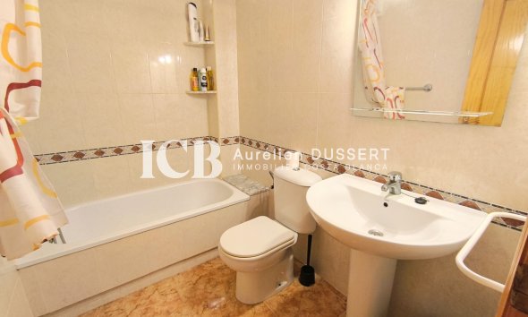 Revente - Maison mitoyenne -
Algorfa