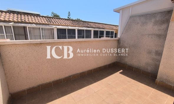 Revente - Maison mitoyenne -
Algorfa