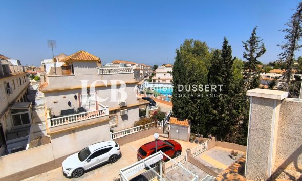 Revente - Maison mitoyenne -
Algorfa