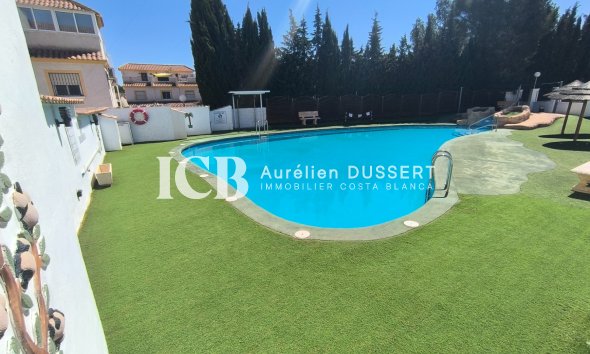 Revente - Maison mitoyenne -
Algorfa