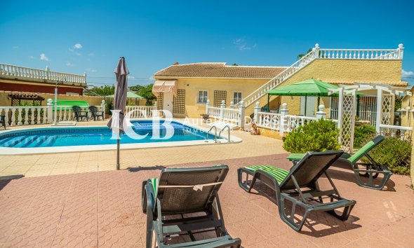 Revente - Villa -
Torrevieja - La Siesta