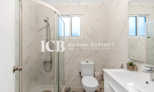 Revente - Appartement -
Torrevieja - Playa del cura