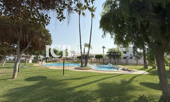 Revente - Maison mitoyenne -
Orihuela Costa - La Florida