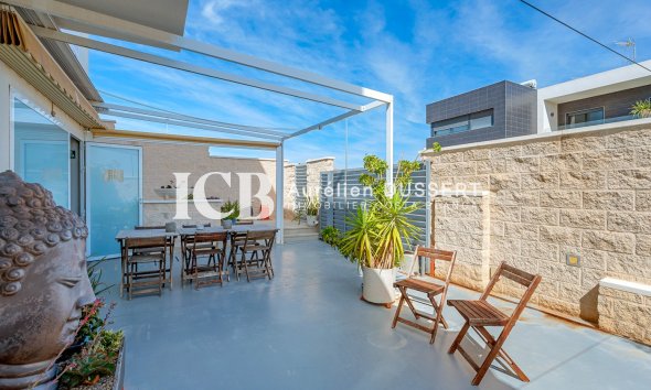 Reventa - Casa independiente -
Benijofar