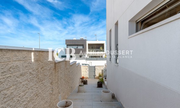 Reventa - Casa independiente -
Benijofar