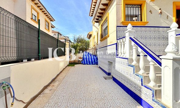 Revente - Maison mitoyenne -
Orihuela Costa - La Campana