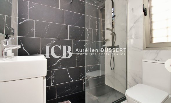 Revente - Villa -
Orihuela Costa - Villamartín