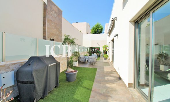 Revente - Villa -
Orihuela Costa - Villamartín