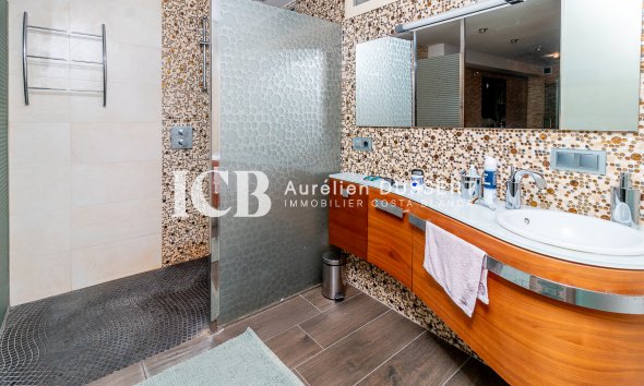 Reventa - Villa -
La Mata