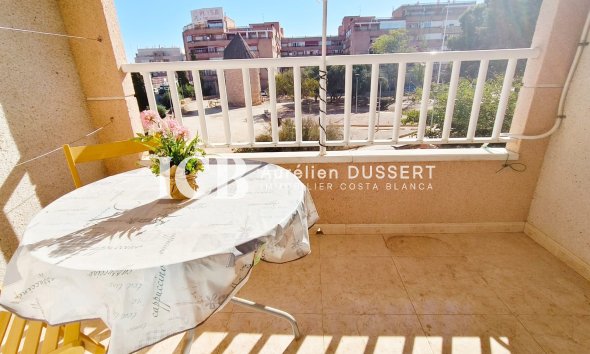 Revente - Appartement -
Torrevieja - Torrevieja Centro