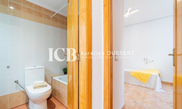 Revente - Maison mitoyenne -
Torrevieja - El limonar