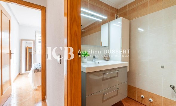 Revente - Maison mitoyenne -
Torrevieja - El limonar