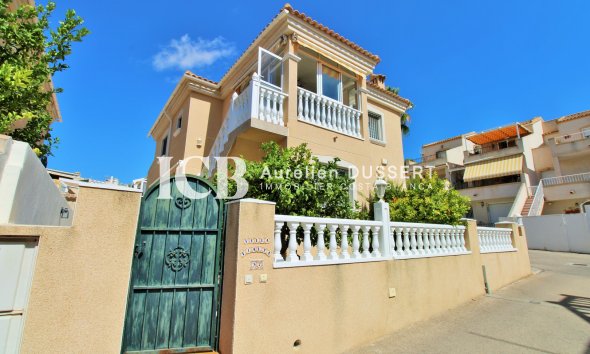 Revente - Maison individuelle -
Orihuela Costa - Villamartín