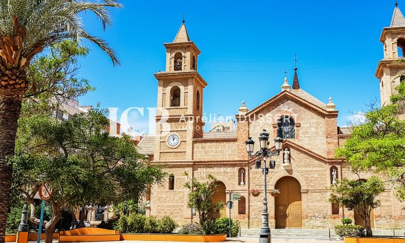 Resale - Apartment / flat -
Torrevieja