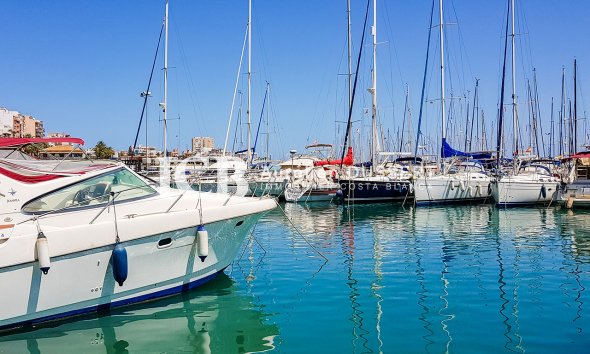 Resale - Apartment / flat -
Torrevieja