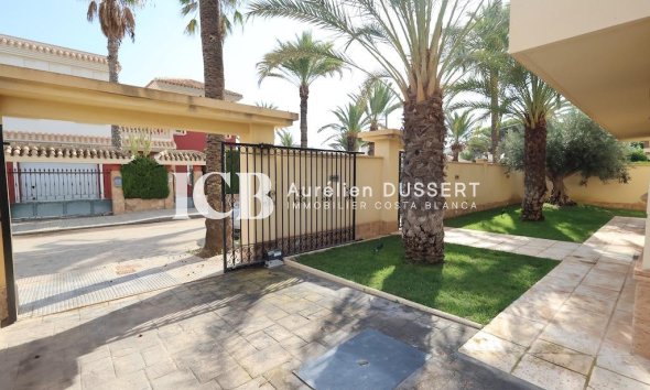 Revente - Maison individuelle -
Orihuela Costa - Cabo Roig