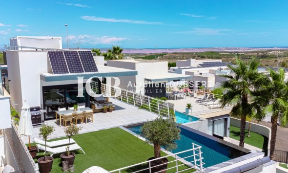 Revente - Villa -
San Miguel de Salinas - Urbanizaciones