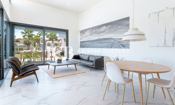 Revente - Villa -
San Miguel de Salinas - Urbanizaciones