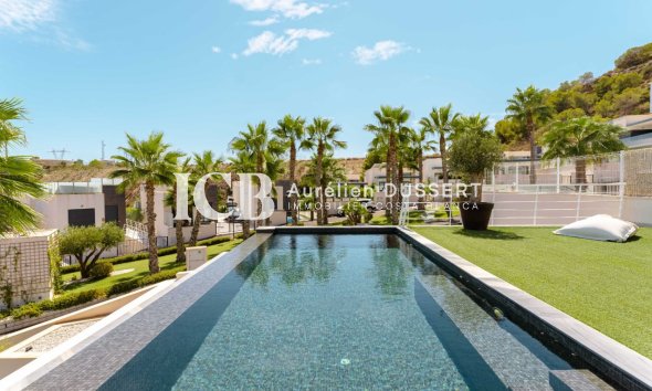 Revente - Villa -
San Miguel de Salinas - Urbanizaciones