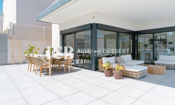 Revente - Villa -
San Miguel de Salinas - Urbanizaciones