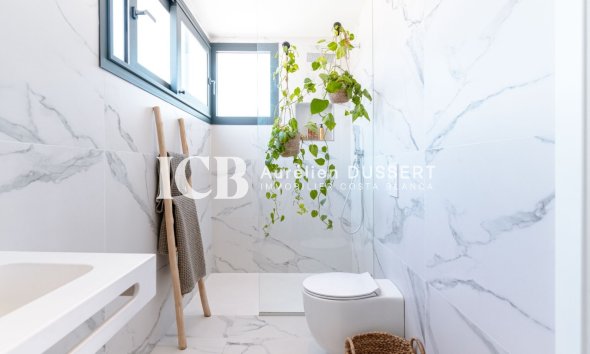 Revente - Villa -
San Miguel de Salinas - Urbanizaciones