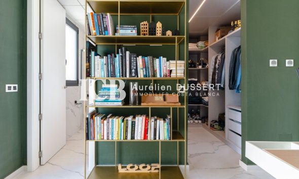 Revente - Villa -
San Miguel de Salinas - Urbanizaciones