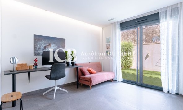 Revente - Villa -
San Miguel de Salinas - Urbanizaciones