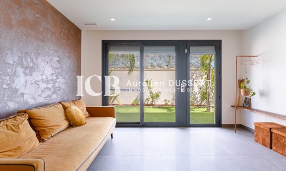 Revente - Villa -
San Miguel de Salinas - Urbanizaciones