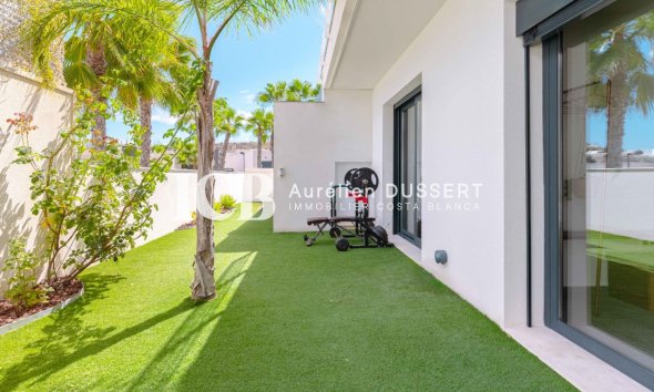 Revente - Villa -
San Miguel de Salinas - Urbanizaciones