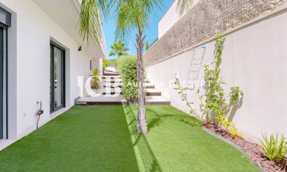 Revente - Villa -
San Miguel de Salinas - Urbanizaciones