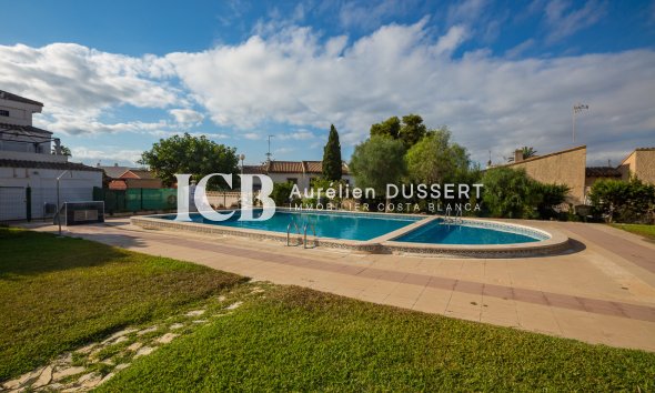 Revente - Appartement -
Punta Prima - Torrevieja