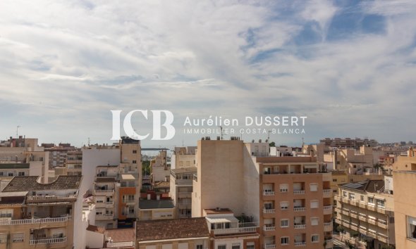 Revente - Appartement -
Torrevieja - Centro