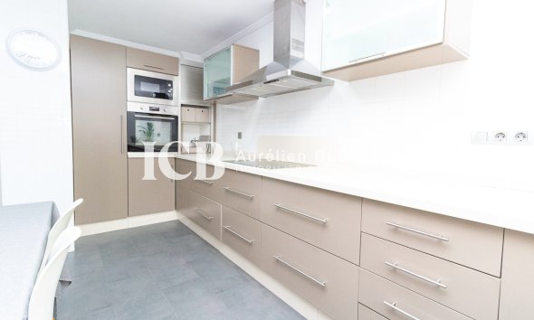 Revente - Appartement -
Torrevieja - Centro