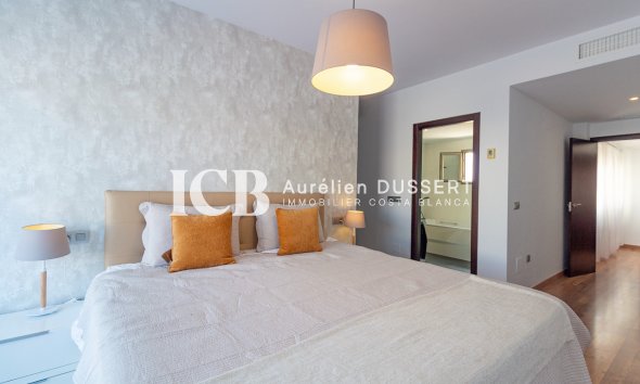 Revente - Appartement -
Torrevieja - Centro