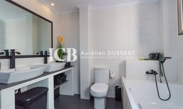 Revente - Appartement -
Torrevieja - Centro