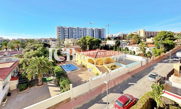 Revente - Appartement -
Punta Prima - Torrevieja