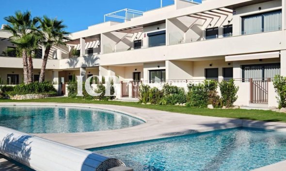 Revente - Appartement -
Torrevieja - La veleta