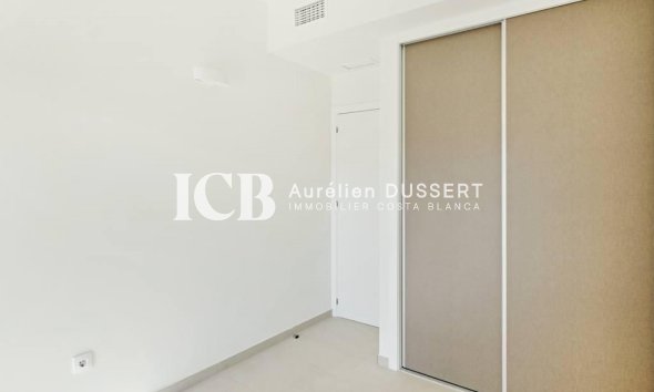 Revente - Appartement -
Torrevieja - La veleta