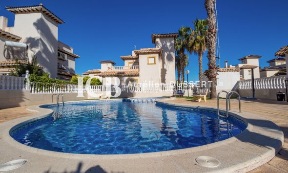 Revente - Maison mitoyenne -
Orihuela Costa - La Zenia