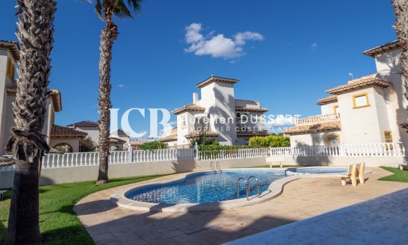 Revente - Maison mitoyenne -
Orihuela Costa - La Zenia