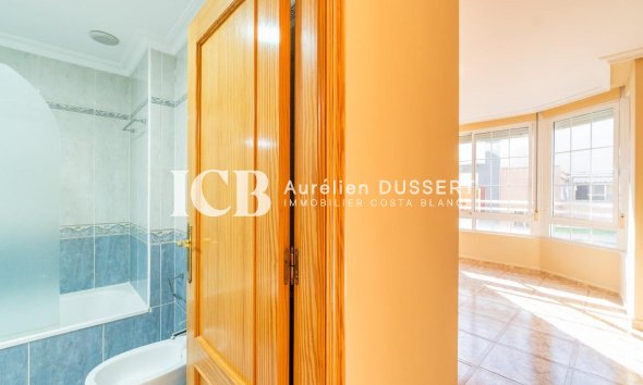 Revente - Appartement -
Torrevieja - Centro