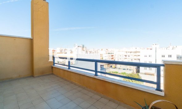 Revente - Appartement -
Torrevieja - Centro