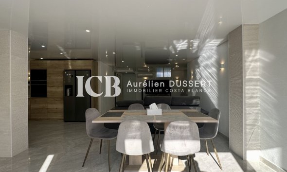 Revente - Maison individuelle -
Orihuela Costa - Los Dolses